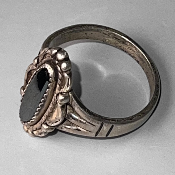 Vintage Silver & Hematite Ring - Picture 2 of 7